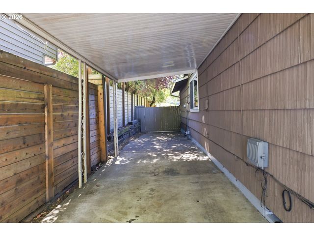 9118 N SMITH St, Portland, OR 97203