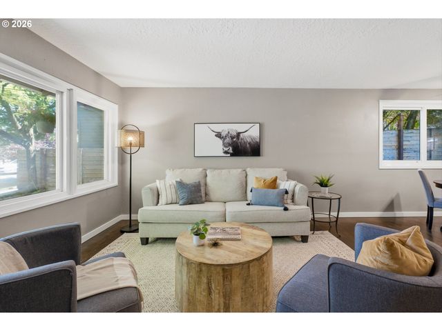 9118 N SMITH St, Portland, OR 97203