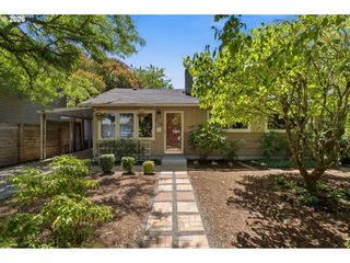 9118 N SMITH St, Portland, OR 97203