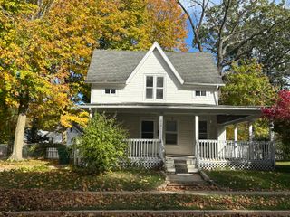 319 S 5th Street, Niles City, MI 49120
