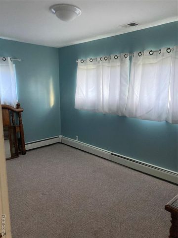 931 E Kalama Avenue, Madison Heights, MI 48071