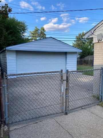 931 E Kalama Avenue, Madison Heights, MI 48071