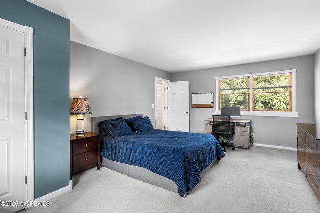 22 Meadowbrook Lane, Freehold, NJ 07728