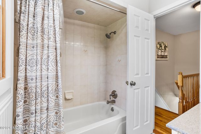22 Meadowbrook Lane, Freehold, NJ 07728