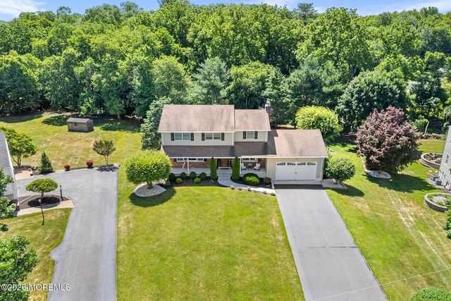 22 Meadowbrook Lane, Freehold, NJ 07728