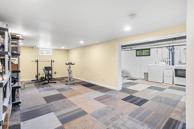 22 Meadowbrook Lane, Freehold, NJ 07728