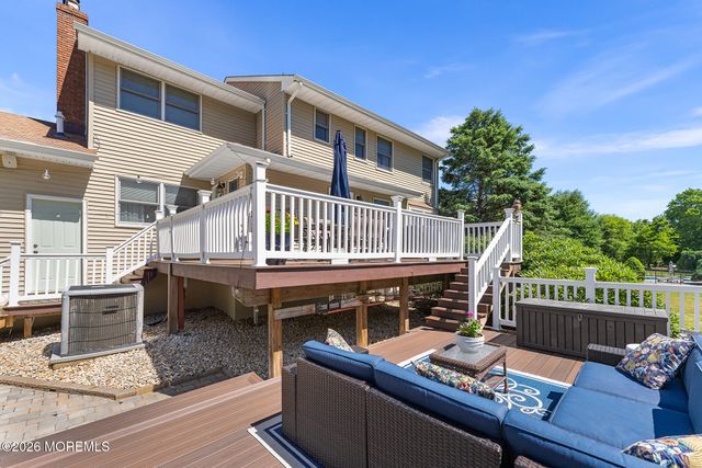 22 Meadowbrook Lane, Freehold, NJ 07728