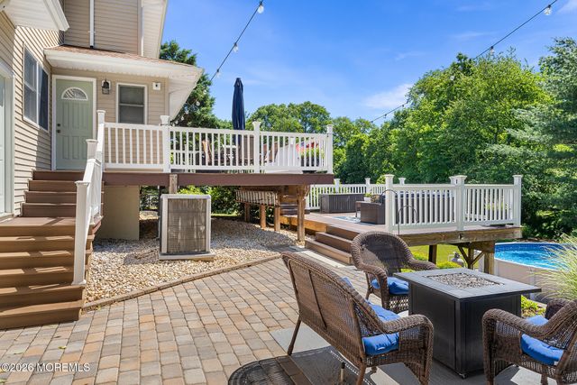22 Meadowbrook Lane, Freehold, NJ 07728