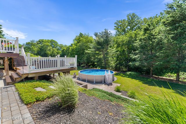 22 Meadowbrook Lane, Freehold, NJ 07728