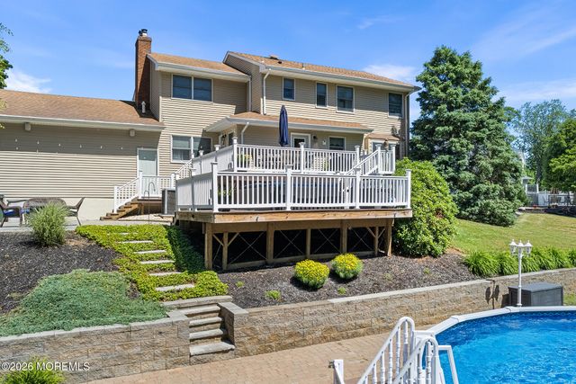 22 Meadowbrook Lane, Freehold, NJ 07728