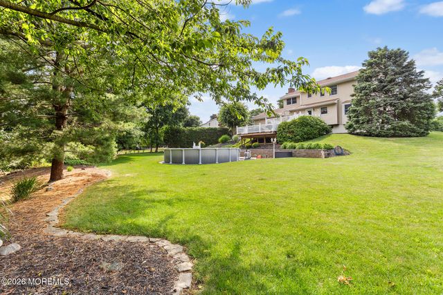 22 Meadowbrook Lane, Freehold, NJ 07728