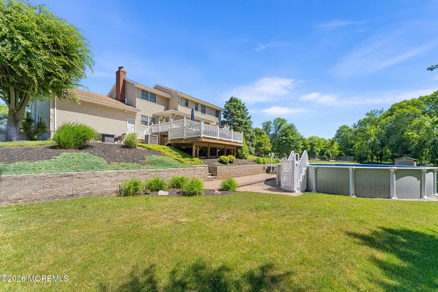 22 Meadowbrook Lane, Freehold, NJ 07728