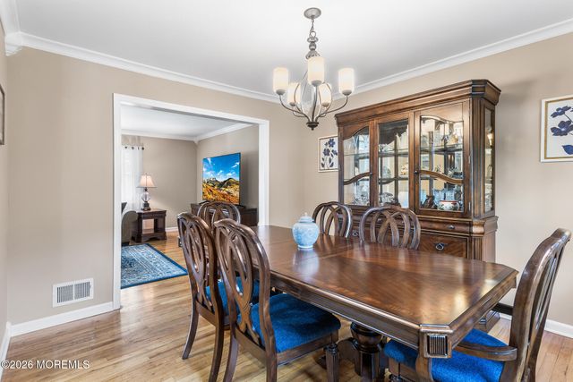 22 Meadowbrook Lane, Freehold, NJ 07728