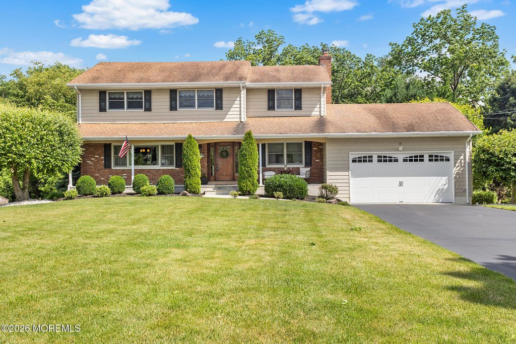 22 Meadowbrook Lane, Freehold, NJ 07728