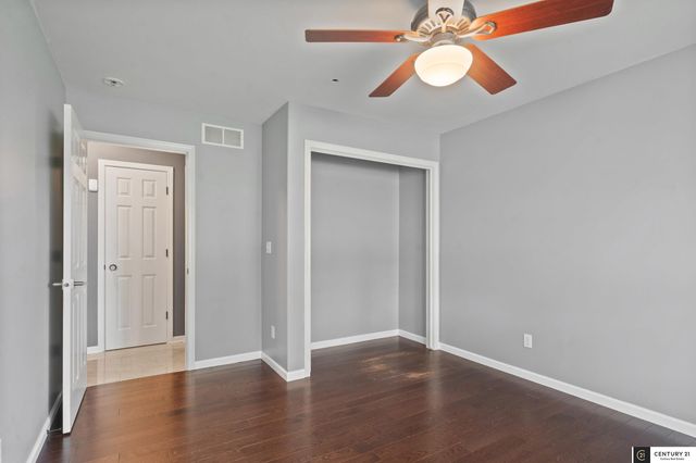 16650 Redwood Street, Omaha, NE 68136