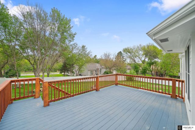 16650 Redwood Street, Omaha, NE 68136