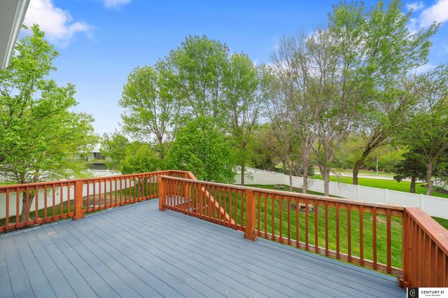 16650 Redwood Street, Omaha, NE 68136