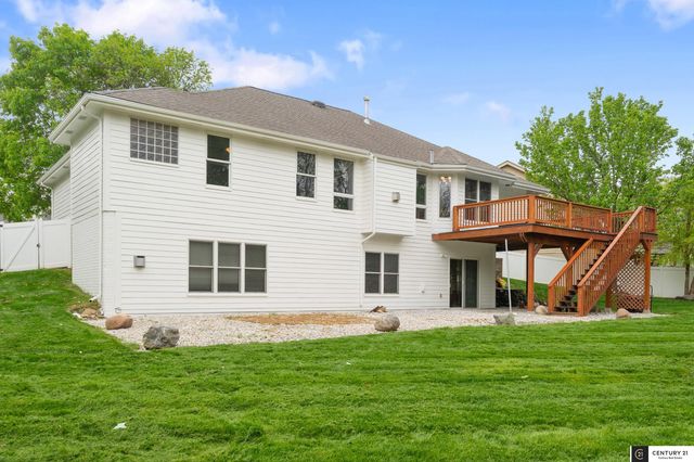 16650 Redwood Street, Omaha, NE 68136