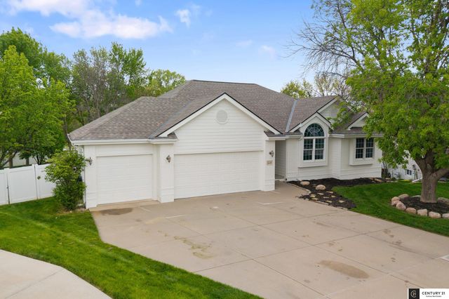 16650 Redwood Street, Omaha, NE 68136