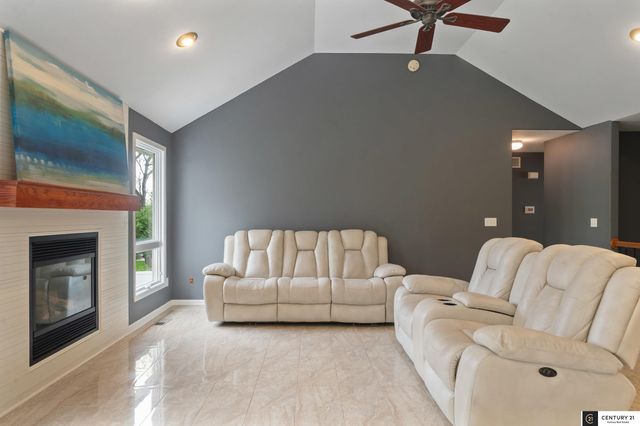 16650 Redwood Street, Omaha, NE 68136