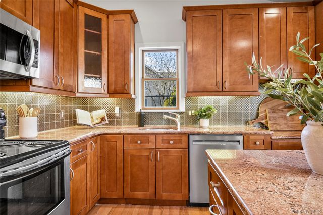 103 Old White Plains Road, Tarrytown, NY 10591