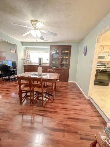 1322 Lincoln Ave, La Junta, CO 81050