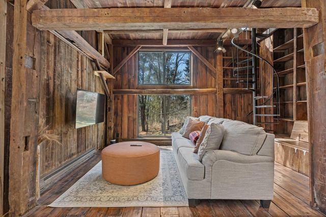 200 Chestnut Ridge Road, Bedford Corners, NY 10549