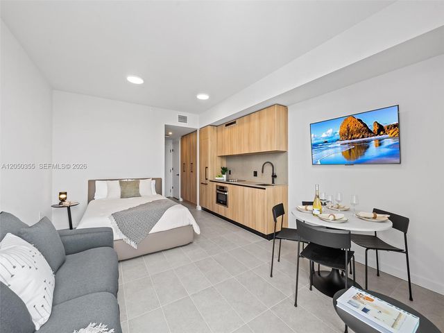 121 NE 5th St 3704, Miami, FL 33132