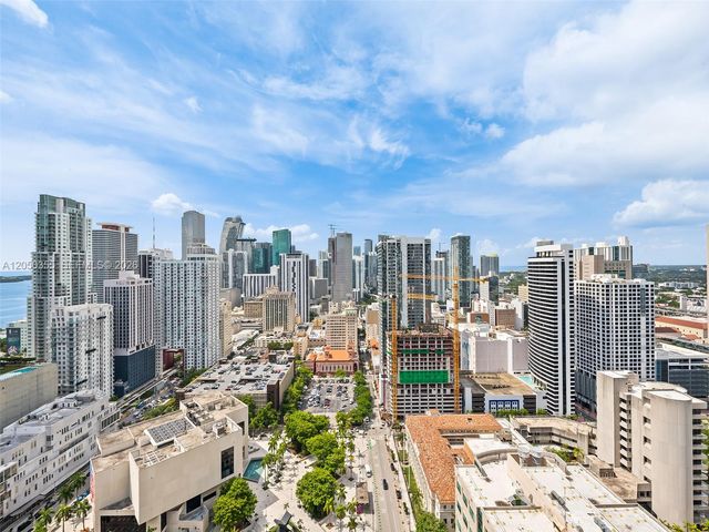 121 NE 5th St 3704, Miami, FL 33132
