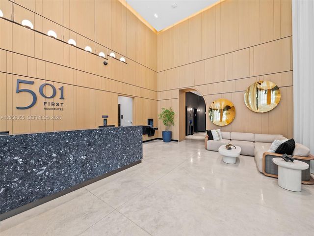 121 NE 5th St 3704, Miami, FL 33132