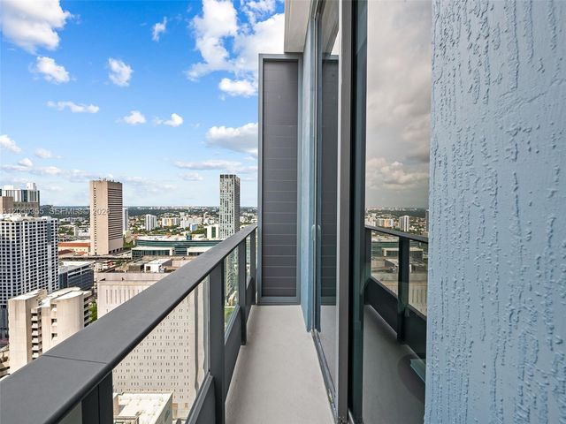 121 NE 5th St 3704, Miami, FL 33132