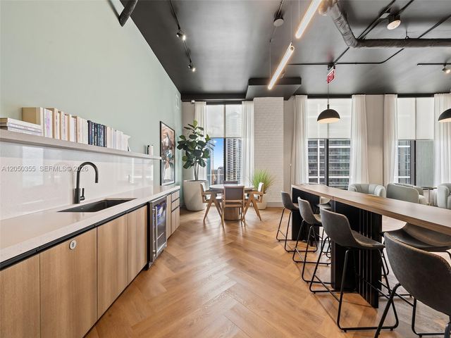 121 NE 5th St 3704, Miami, FL 33132
