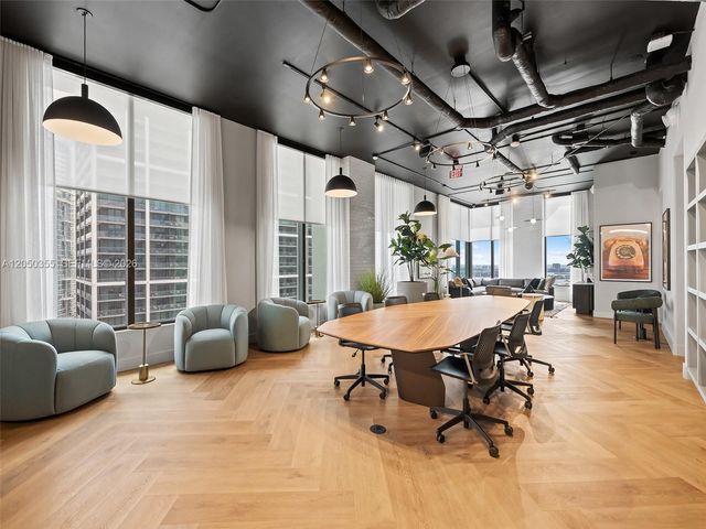 121 NE 5th St 3704, Miami, FL 33132