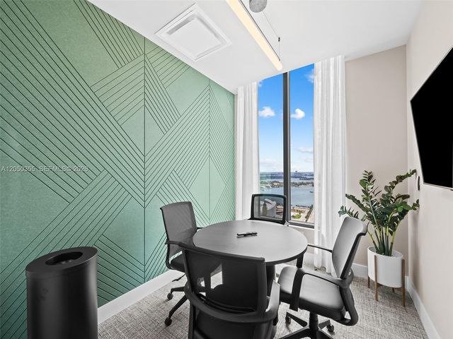 121 NE 5th St 3704, Miami, FL 33132