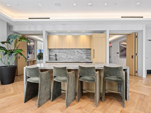 121 NE 5th St 3704, Miami, FL 33132