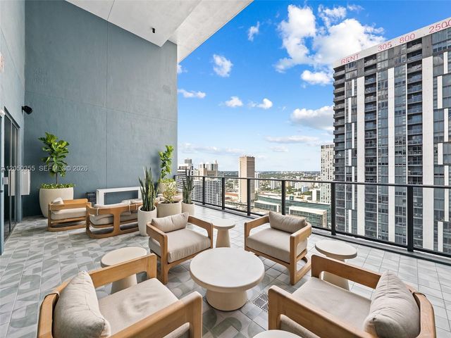 121 NE 5th St 3704, Miami, FL 33132