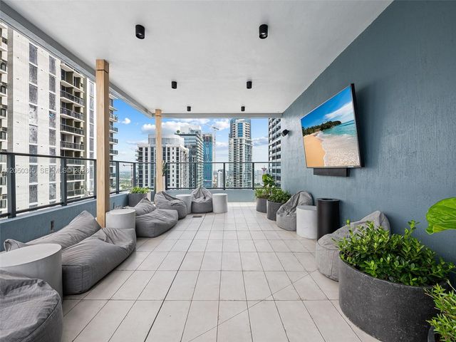 121 NE 5th St 3704, Miami, FL 33132