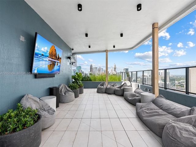121 NE 5th St 3704, Miami, FL 33132