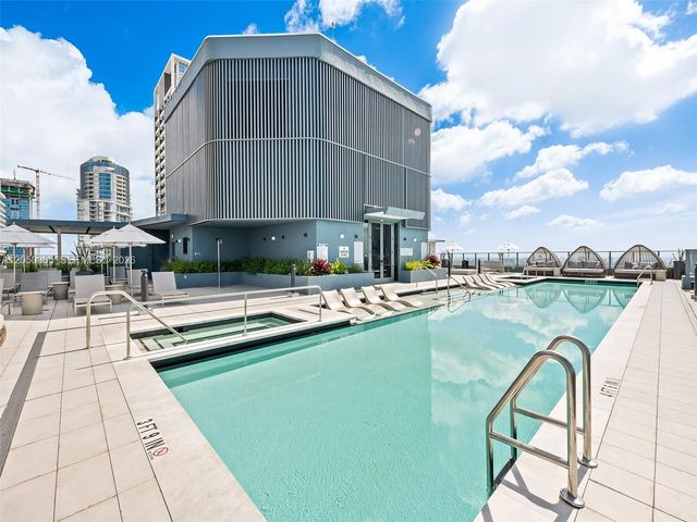 121 NE 5th St 3704, Miami, FL 33132