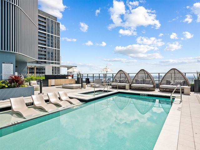 121 NE 5th St 3704, Miami, FL 33132