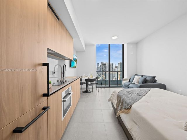 121 NE 5th St 3704, Miami, FL 33132