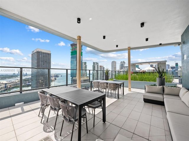 121 NE 5th St 3704, Miami, FL 33132
