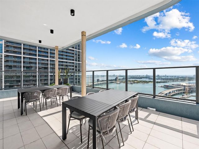121 NE 5th St 3704, Miami, FL 33132