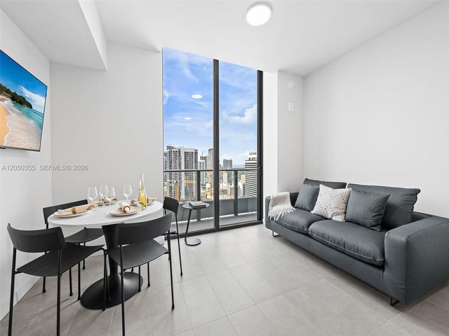 121 NE 5th St 3704, Miami, FL 33132