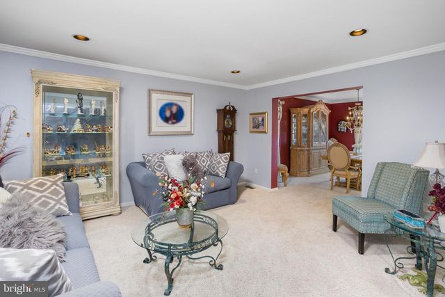 5 LAUREL TREE DR, Westampton, NJ 08060