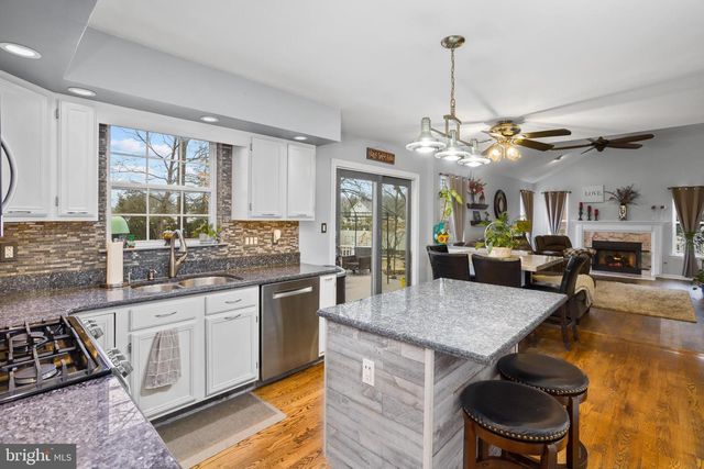 5 LAUREL TREE DR, Westampton, NJ 08060