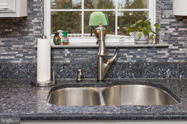 5 LAUREL TREE DR, Westampton, NJ 08060