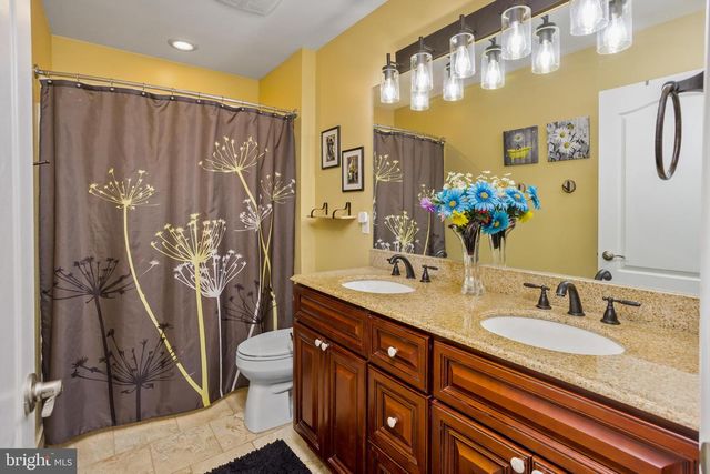 5 LAUREL TREE DR, Westampton, NJ 08060