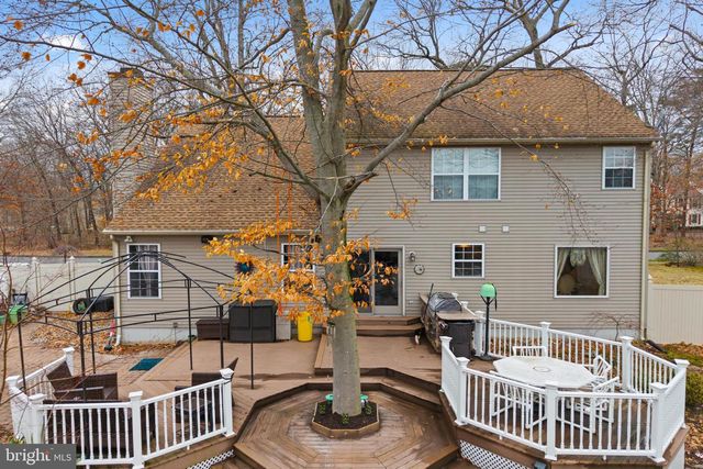 5 LAUREL TREE DR, Westampton, NJ 08060