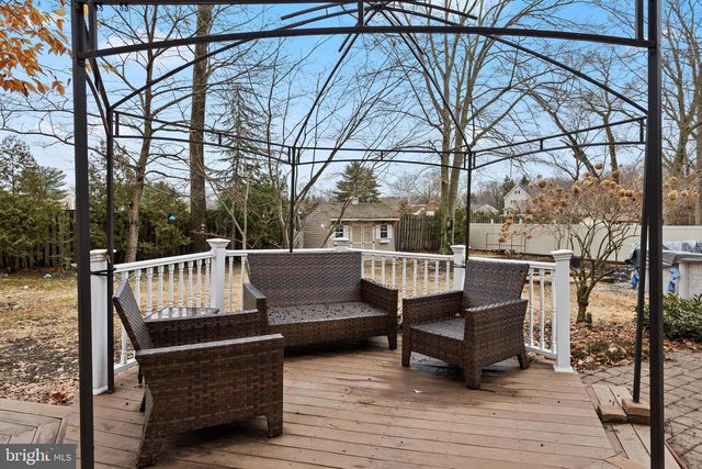 5 LAUREL TREE DR, Westampton, NJ 08060